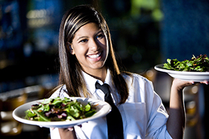 Bezpečnost práce v restauraci a kuchyni. Jaké jsou povinnosti na BOZP při hostinské činnosti?