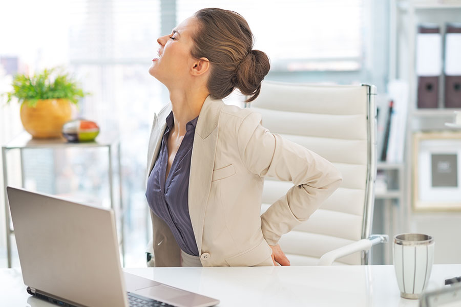 Dlouhodobé sezení při práci zabíjí! Studie, rizika, řešení